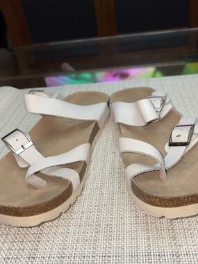 White  MOUNTAIN Adjustable Strappy Women's Sandals, size 9M , leather